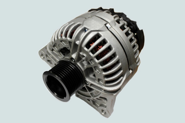 Генератор 24V 90A (120 град. 81мм) (ISBe  Е4, 6ISBe250 Е3) 4892320/ 5259578 KRAUF