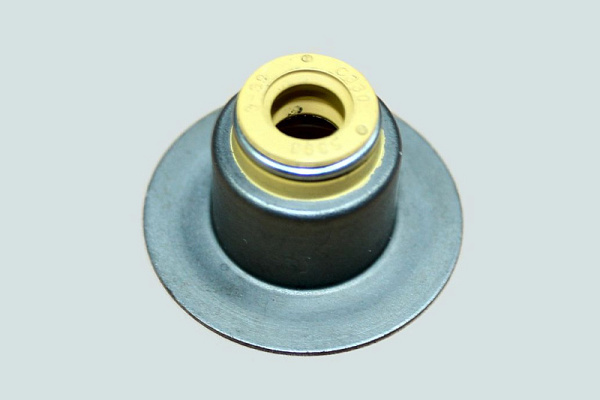 Колпачок маслосъемный (ГБЦ) (6ISBe, 4ISBe150-31, ISBe220-31, ISF3.8) 4991571 оригинал
